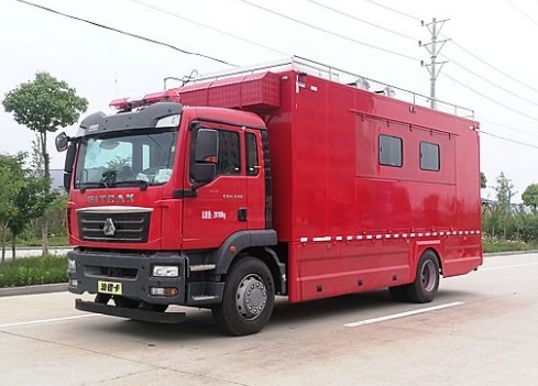 重汽汕德卡野外自行式炊事車(chē) 重汽汕德卡野外自行式炊事車(chē)