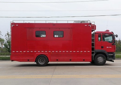 重汽汕德卡野外自行式炊事車(chē) 重汽汕德卡野外自行式炊事車(chē)